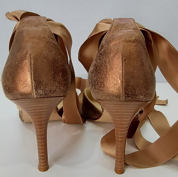 Kenneth Cole Pumps 8.5 - Picture 2 of 6